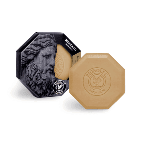 Octagonale Bignoli zeep met klassieke verpakking.